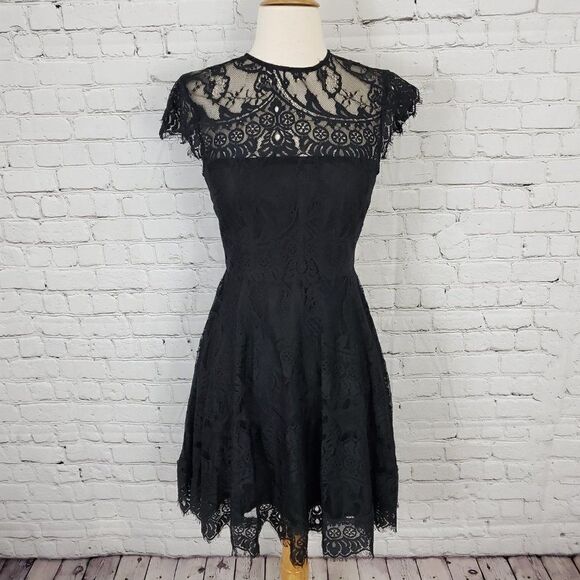 BB DAKOTA NEW Rihanna Black Lace Dress 0 NWT - Picture 2 of 8
